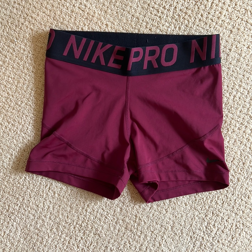 Women’s Nike Pro 3” shorts